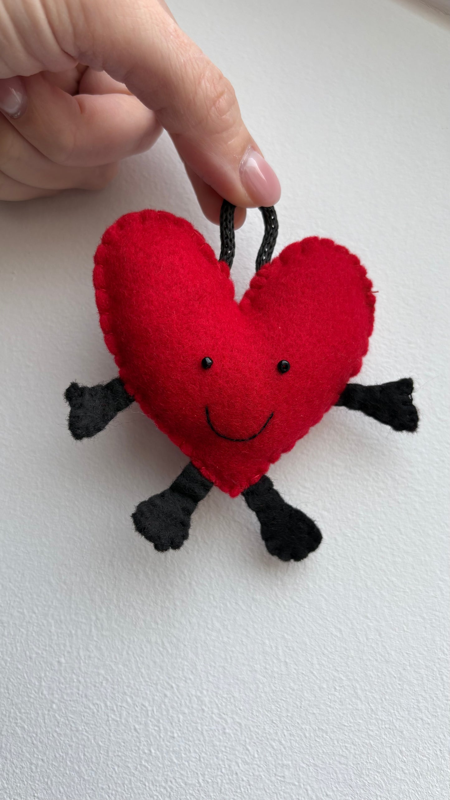 Kit couture porte-clés cœur – DIY feutrine