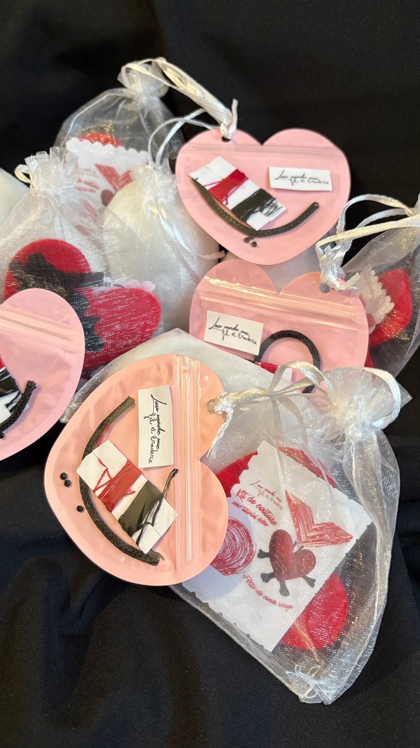 Kit couture porte-clés cœur – DIY feutrine