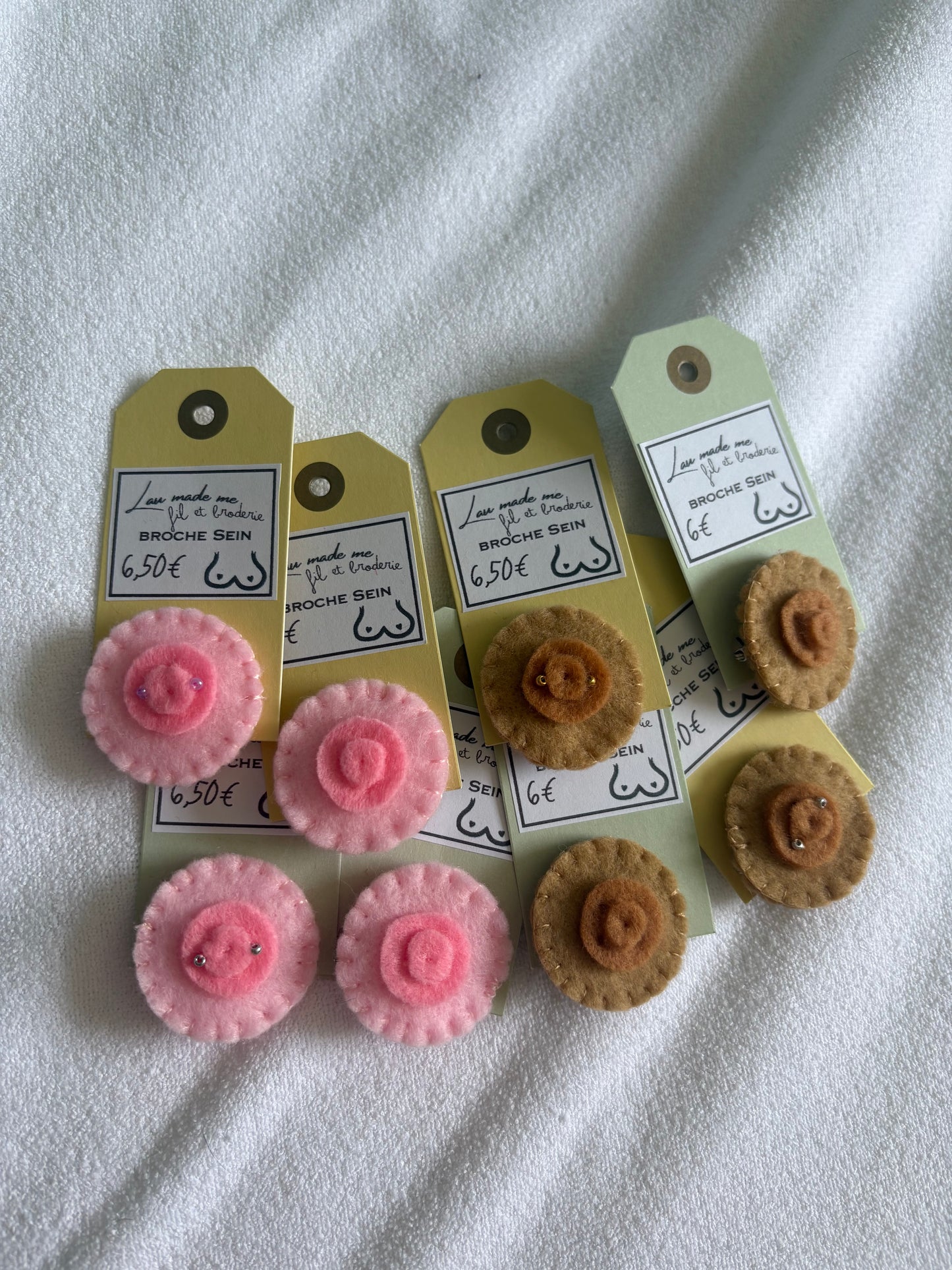 Broche Sein